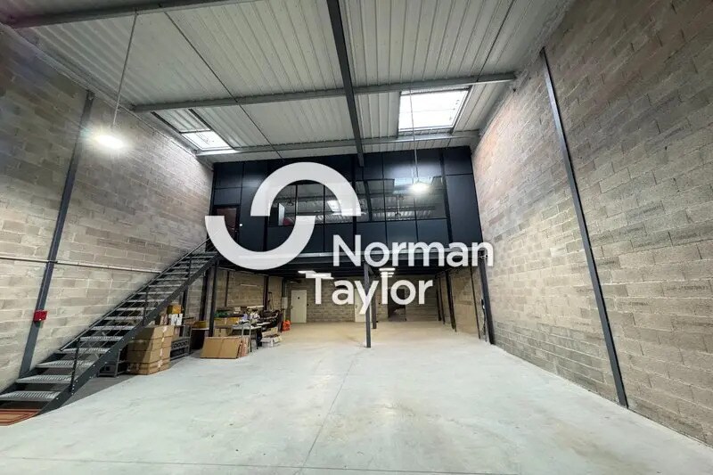 Light Industrial in Montpellier to rent Building Photo- Image 1 of 12