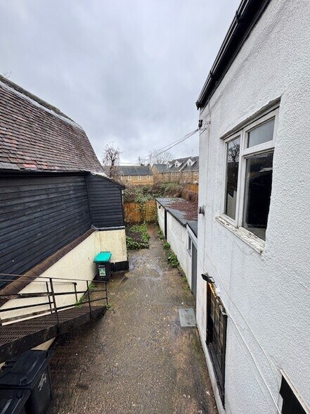 27 Amwell End, Ware to rent - Building Photo - Image 3 of 3