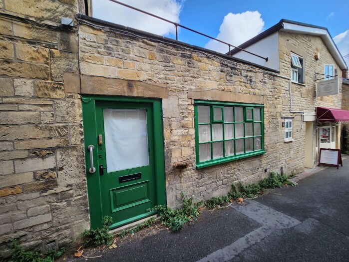 21 Bull Lane, Winchcombe, Winchcombe to rent Primary Photo- Image 1 of 2