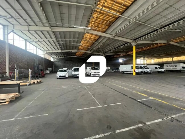 Location Local d'activités 300 m² à 3 500 m²