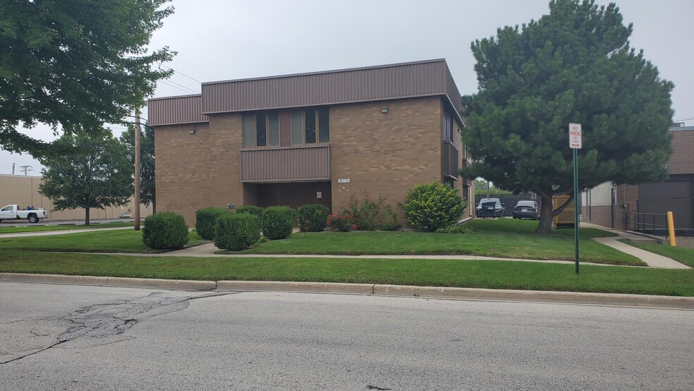 5360 W Fargo Ave, Skokie, IL for rent - Building Photo - Image 2 of 21