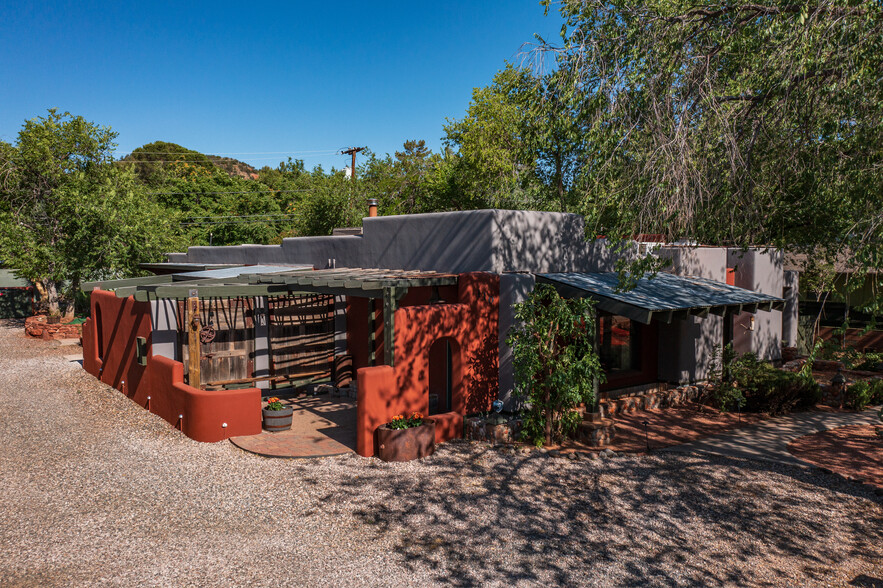 110 Oak Creek Blvd, Sedona, AZ for sale - Building Photo - Image 2 of 66