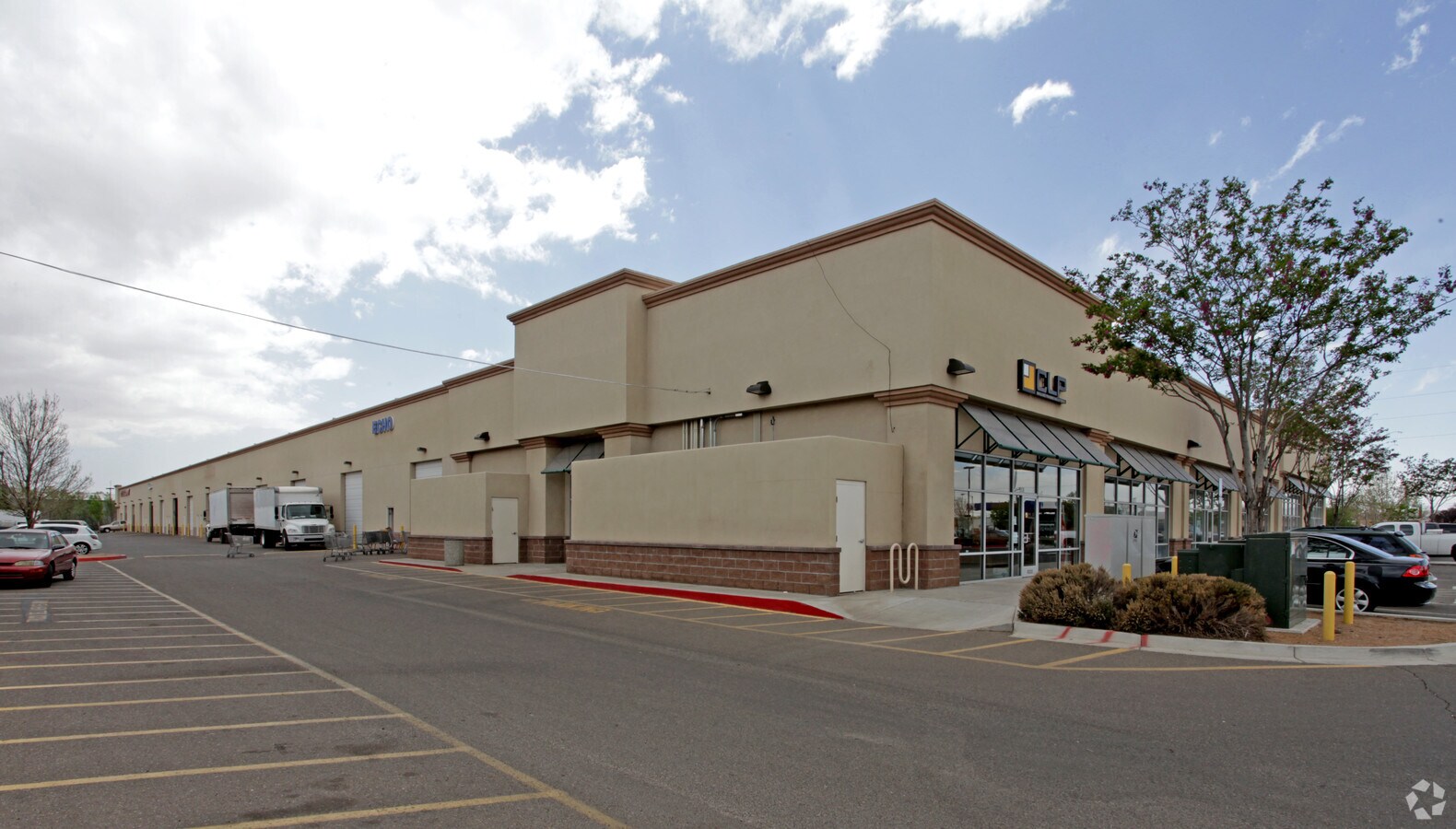 300 Menaul Blvd NW, Albuquerque 87107 UK