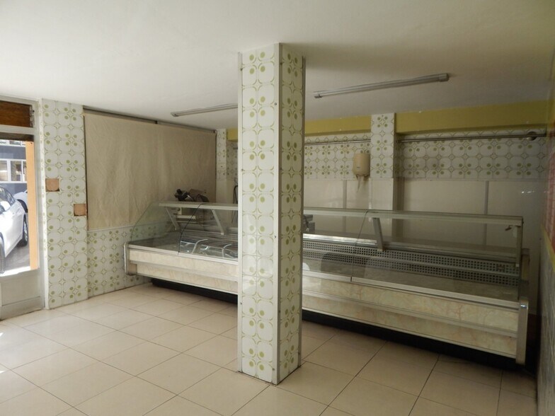 Retail in Ontinyent, Valencia to rent - Building Photo - Image 3 of 10