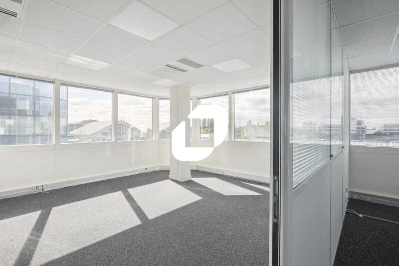 Office in Vélizy-Villacoublay to rent - Interior Photo - Image 3 of 14