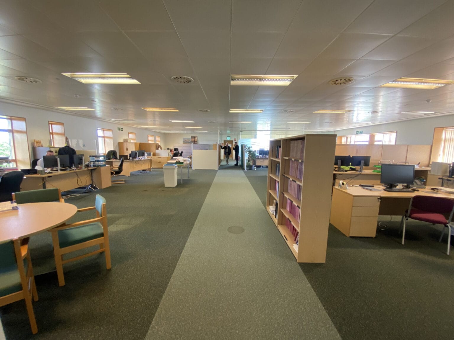 17 South Gyle Cres, Edinburgh to rent Interior Photo- Image 1 of 2