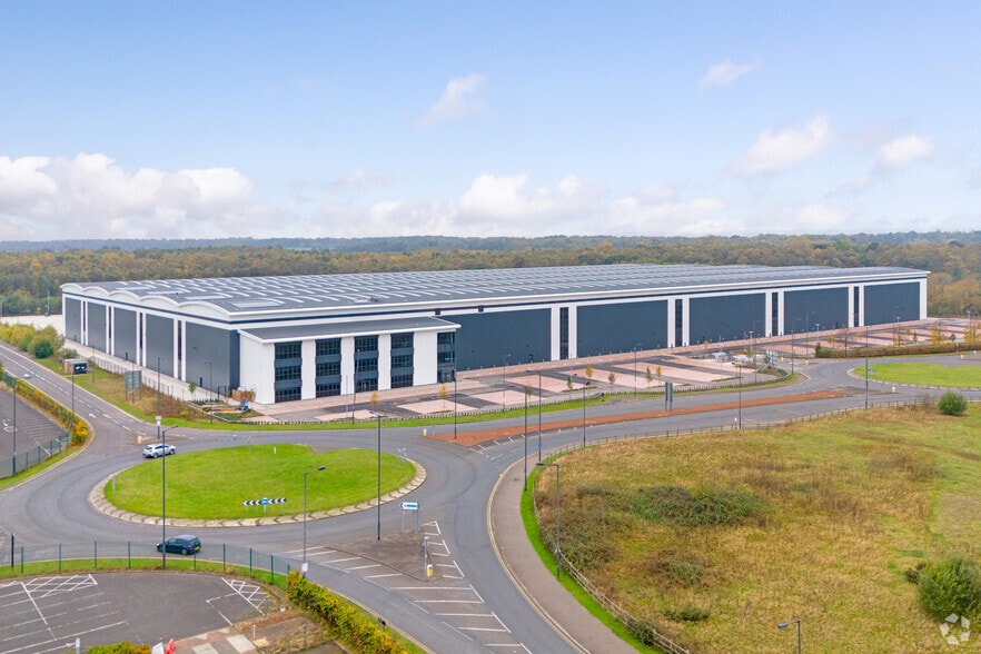 Lincoln Green Way, Doncaster to rent - Building Photo - Image 1 of 20