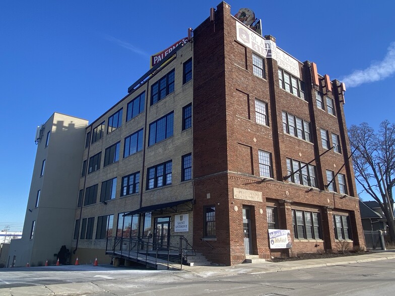 2156 S 4th St, Milwaukee, WI for rent - Building Photo - Image 1 of 4