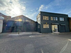 10 Ingate Pl, London LND - Warehouse