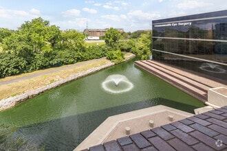 2525 Harrodsburg Rd, Lexington, KY to rent Interior Photo- Image 2 of 5