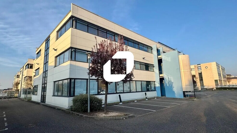 2 Rue Bartisch, Strasbourg to rent - Primary Photo - Image 1 of 10