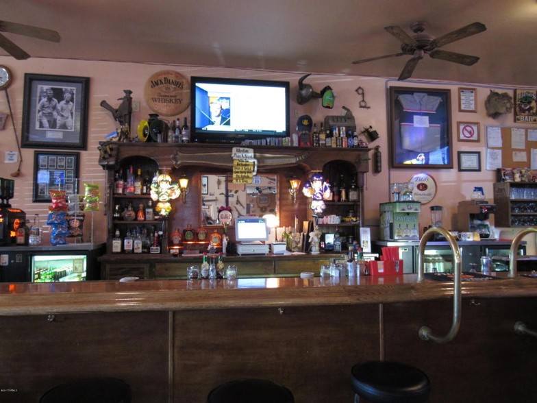 60 S 10th St, Tombstone, AZ for sale - Interior Photo - Image 2 of 18