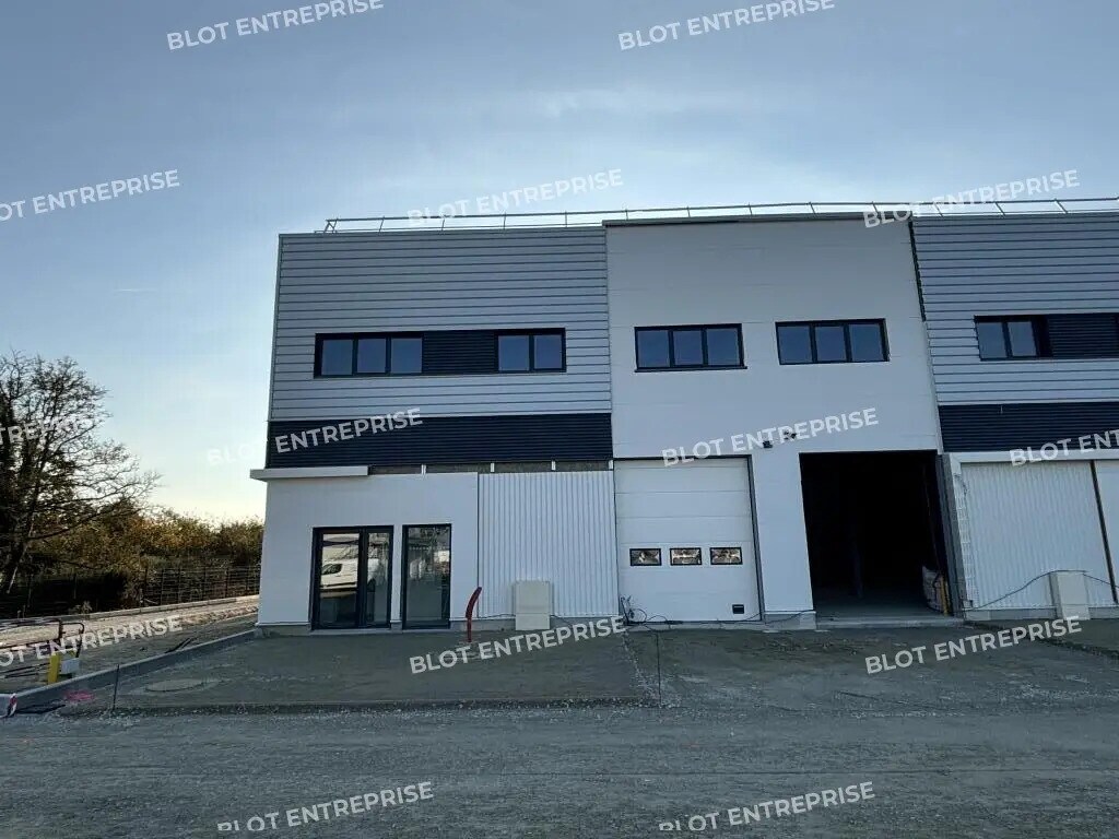 Location Local d'activités 257 m² - Photo 1