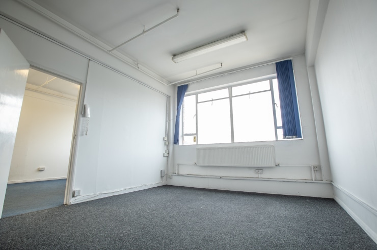 Nestles Ave, Hayes to rent - Building Photo - Image 2 of 10