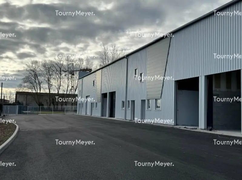 Location Local d'activités 90 m² à 825 m² - Photo 1