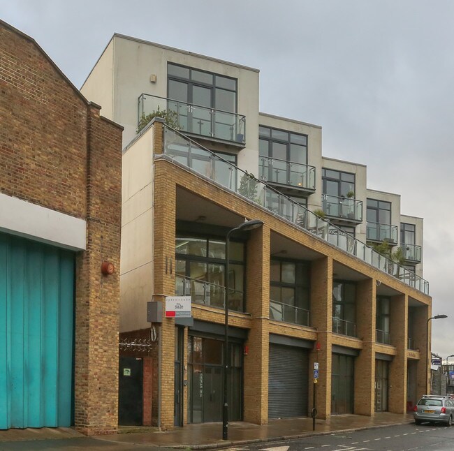 More details for 16-29 Andrews Rd, London - Office to Rent