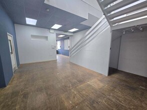 20 Commercial Buildings, Jersey to rent Interior Photo- Image 2 of 11