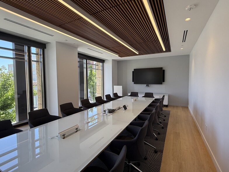 550 High St, Palo Alto, CA to rent - Interior Photo - Image 3 of 10