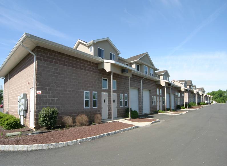 100-110 Park Ave, Manalapan, NJ for rent - Building Photo - Image 1 of 14