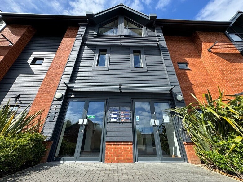 East Horton Knowle Ln, Eastleigh to rent - Building Photo - Image 2 of 4