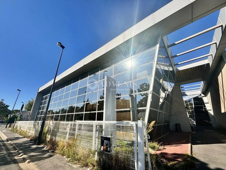 Office in Champigny-sur-Marne to rent Building Photo- Image 1 of 8
