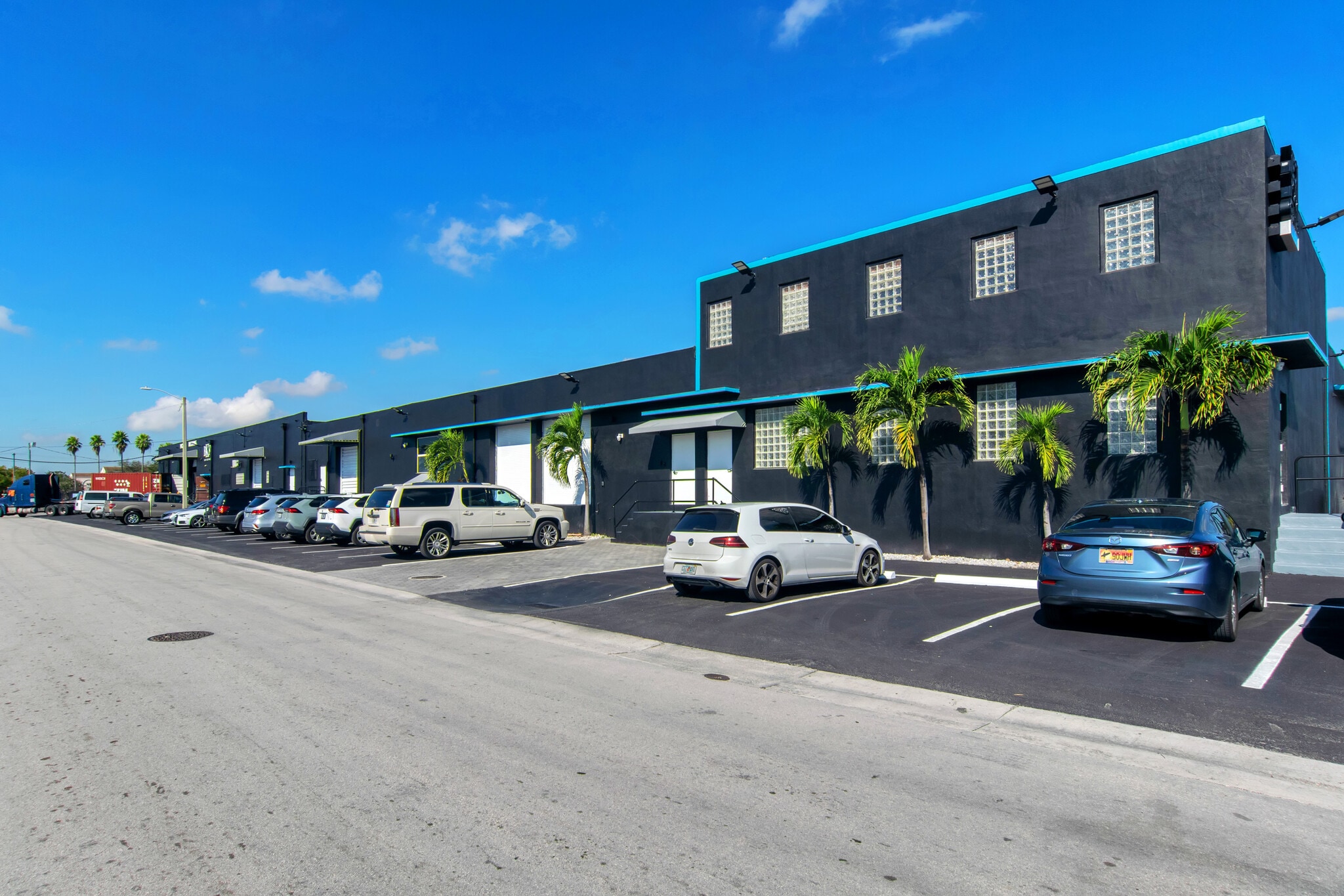 2901-2915 NW 34th St, Miami, FL to rent Building Photo- Image 1 of 18