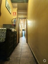 Retail in Madrid, Madrid to rent Interior Photo- Image 1 of 1