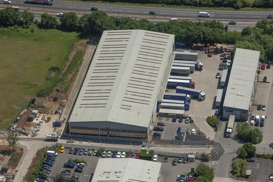 Eastways, Witham to rent - Building Photo - Image 2 of 5