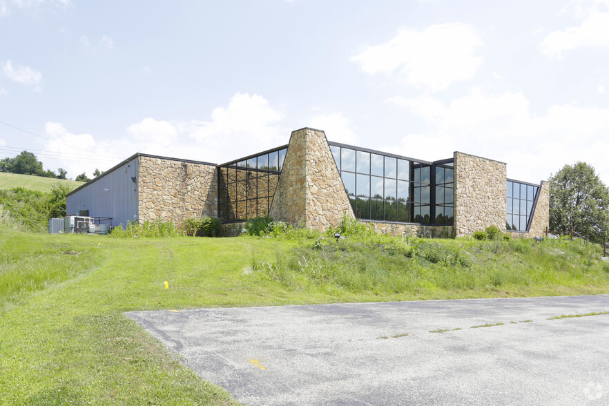 1538 Arona Rd, Irwin, PA for rent - Building Photo - Image 1 of 2