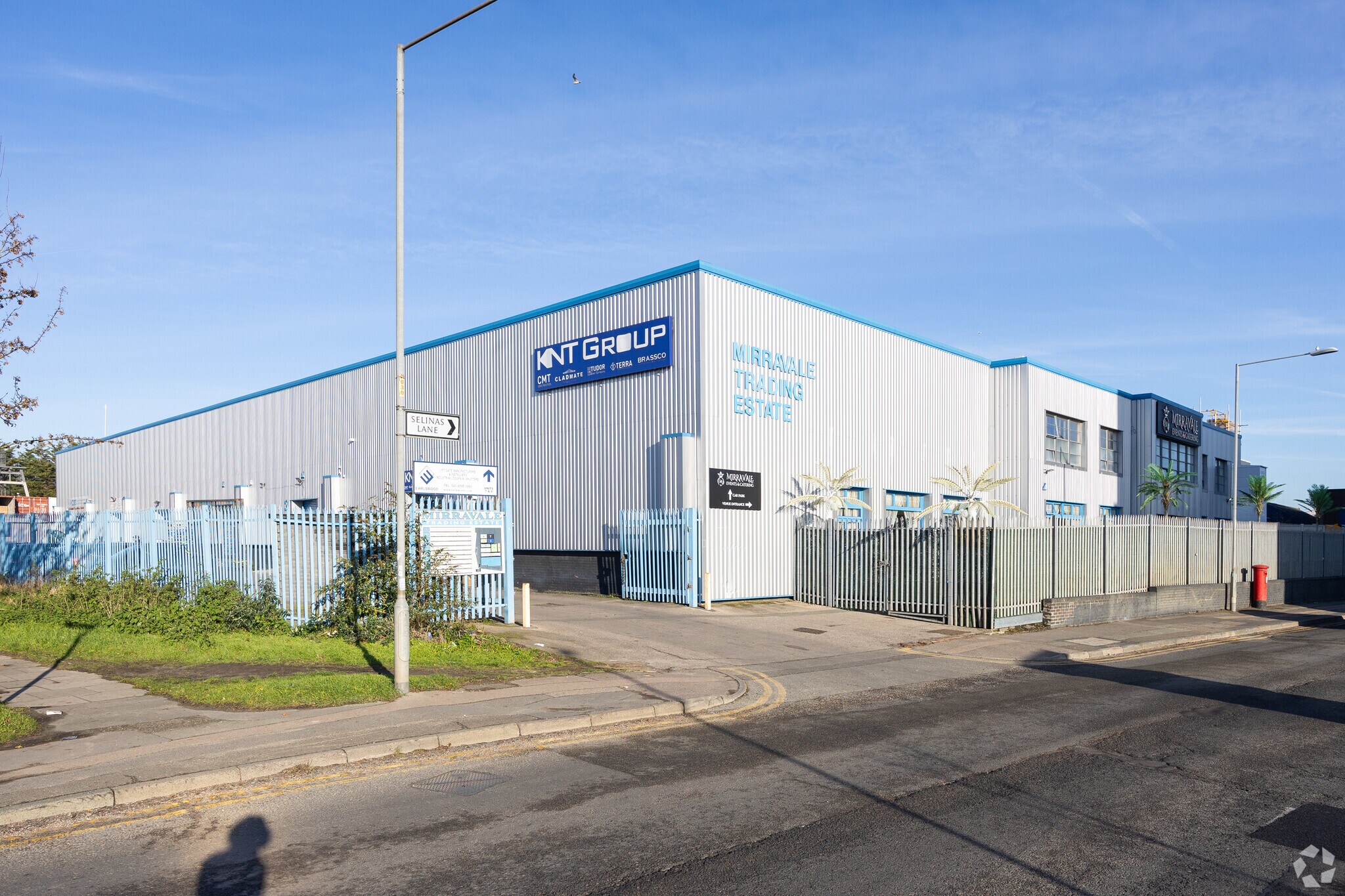 Selinas Ln, Dagenham for sale Primary Photo- Image 1 of 1