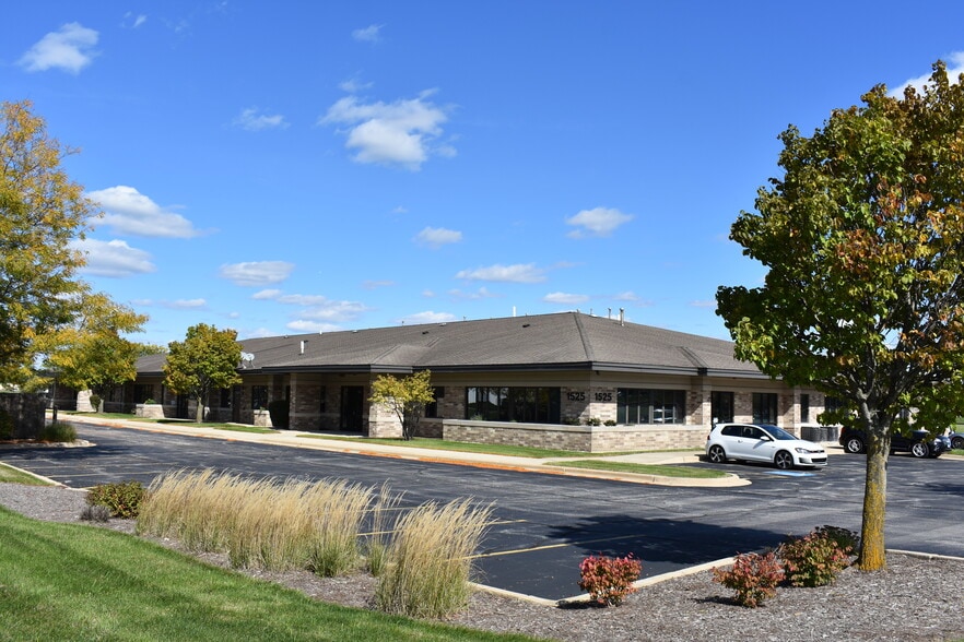 1525 Kautz Rd, West Chicago, IL to rent - Building Photo - Image 1 of 1