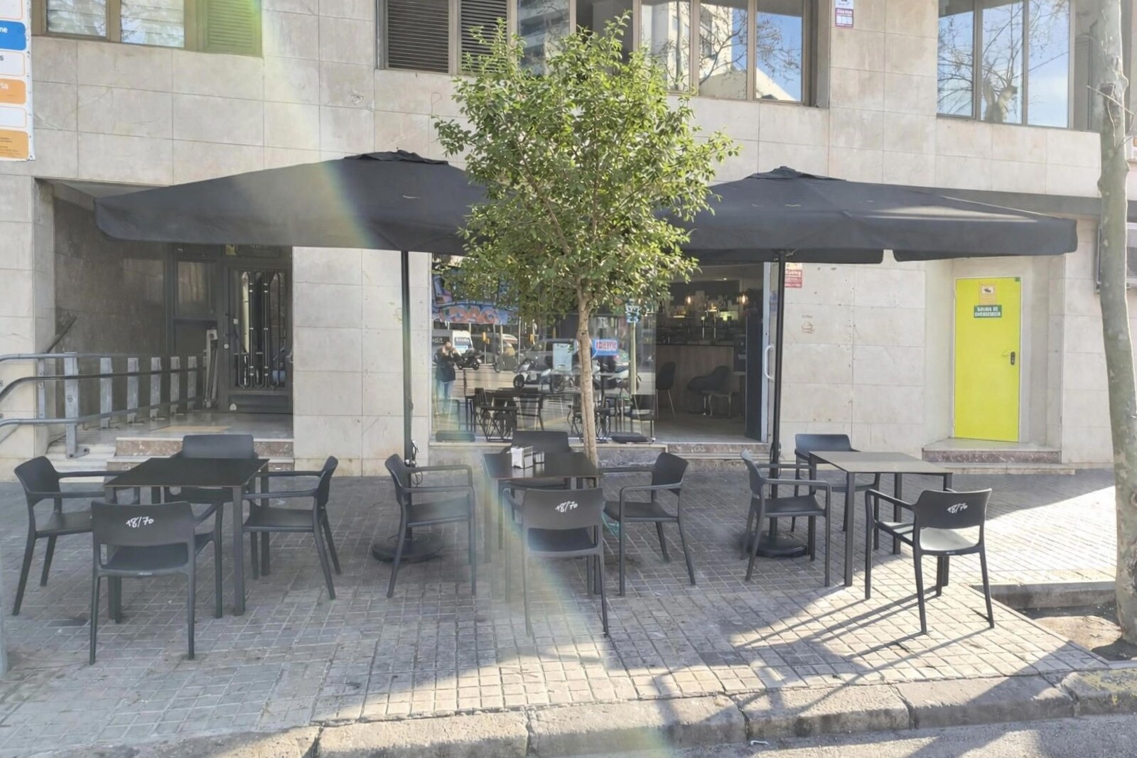 Retail in Barcelona, Barcelona to rent Primary Photo- Image 1 of 2