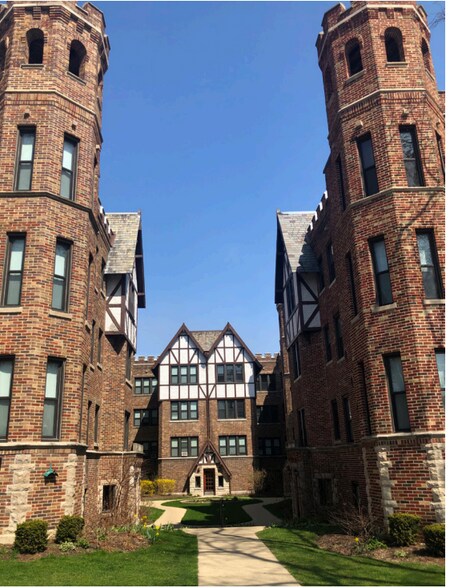 2100 W Fargo Ave, Chicago, IL for sale - Building Photo - Image 1 of 1