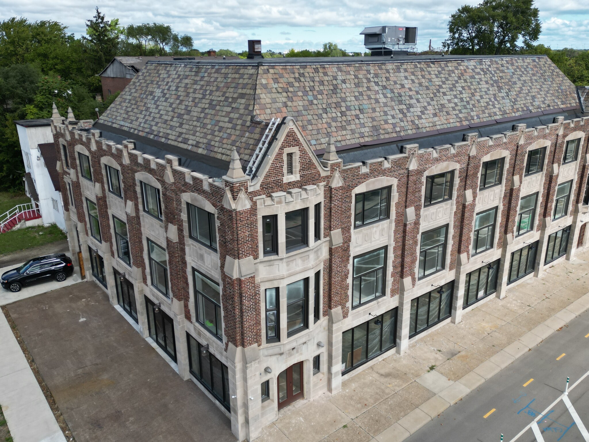 10103 Kercheval St, Detroit, MI for rent Building Photo- Image 1 of 5