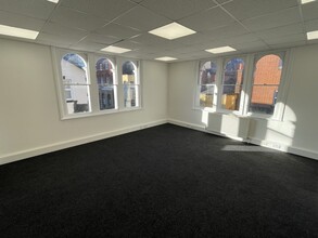 1-3 Grove Rd, Maidenhead for rent Interior Photo- Image 2 of 3