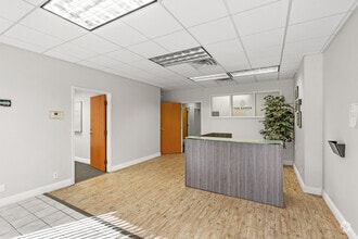 2100 Park Central Blvd N, Pompano Beach, FL to rent Interior Photo- Image 2 of 12