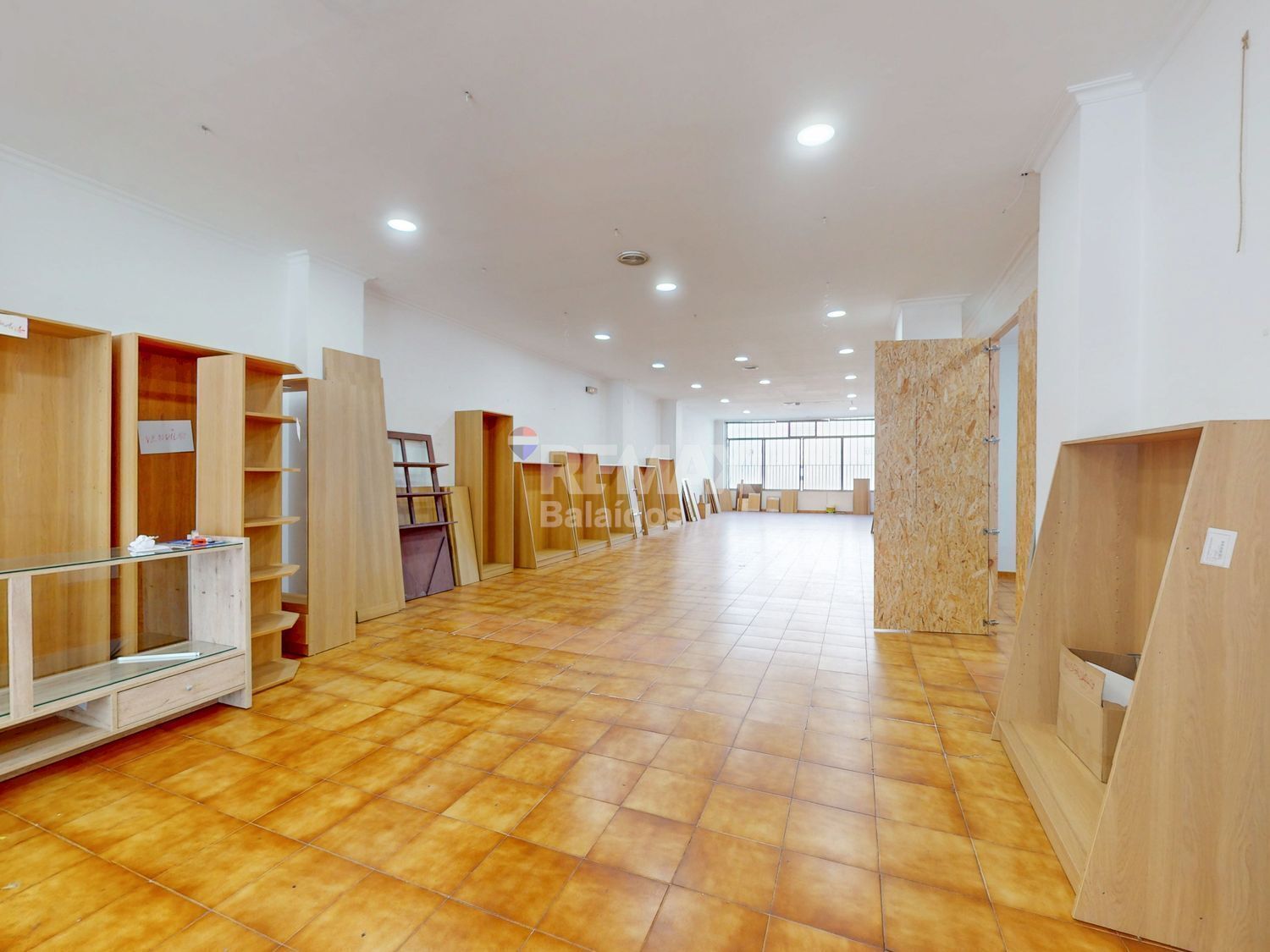 Retail in Vigo, Pontevedra for sale Interior Photo- Image 1 of 24