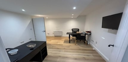 75 Lauderdale Gdns, Glasgow to rent Interior Photo- Image 2 of 2