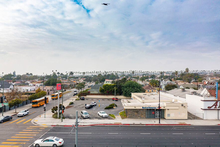 5471 Crenshaw Blvd, Los Angeles, CA for rent - Building Photo - Image 2 of 6