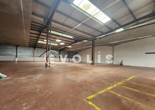 Light Industrial in Corbas to rent Interior Photo- Image 2 of 21