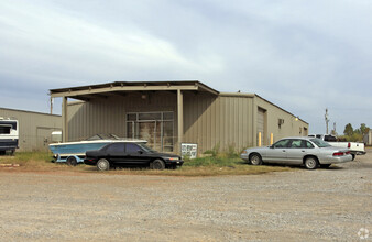 811 S Sunnylane Rd, Moore, OK for rent Building Photo- Image 1 of 1