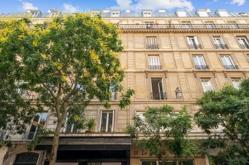 Build-to-Rent in Paris for sale - Building Photo - Image 1 of 10