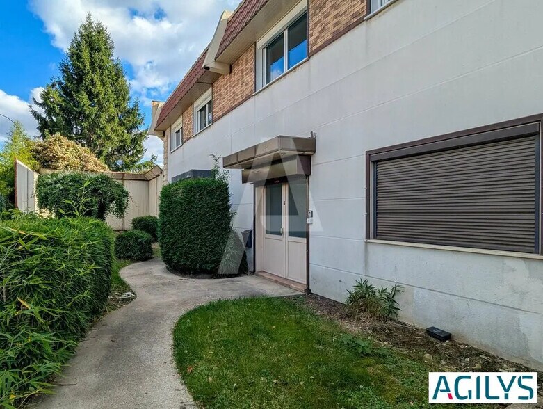 Light Industrial in Massy to rent - Building Photo - Image 3 of 13