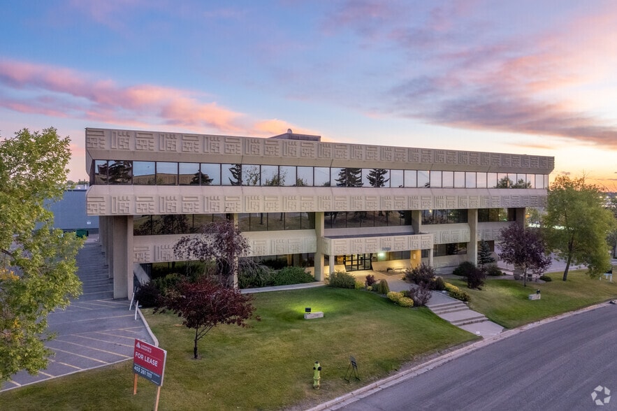 3016 5th Ave NE, Calgary, AB for sale - Primary Photo - Image 1 of 13