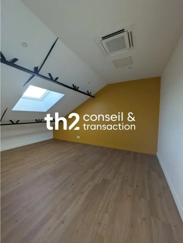 Location Bureaux 100 m² - Photo 1