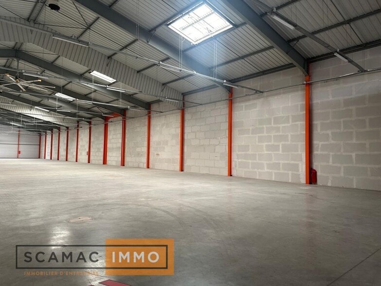 Industrial in Évry-Courcouronnes to rent - Interior Photo - Image 2 of 9