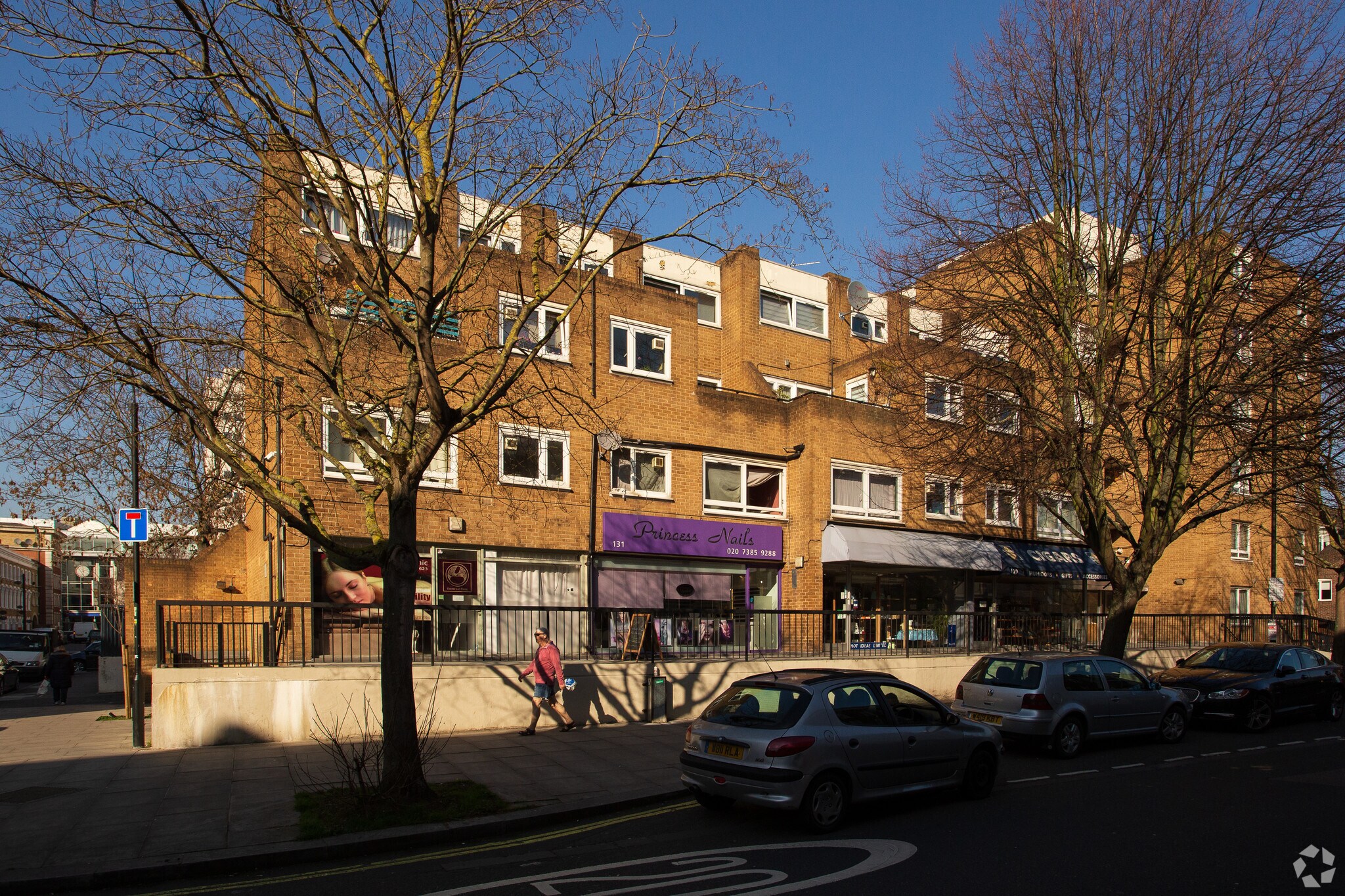 129-132 Walham Green Ct, London for sale Primary Photo- Image 1 of 1