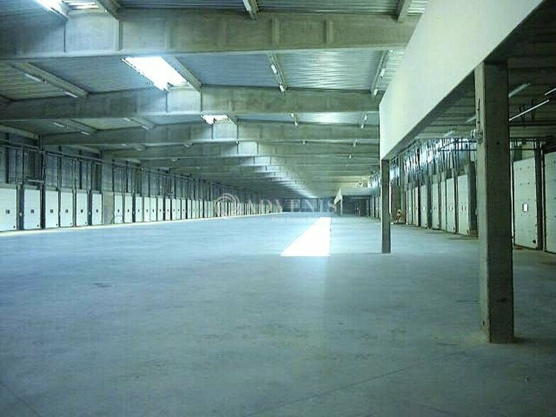 Industrial in Aulnay Sous Bois to rent - Interior Photo - Image 2 of 7