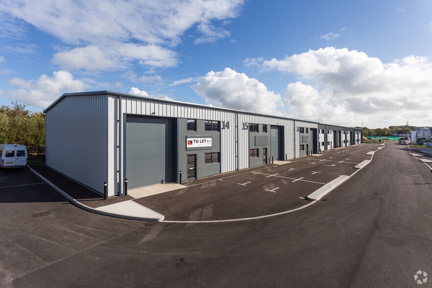 Cornflour Cres, Polegate to rent - Primary Photo - Image 1 of 12