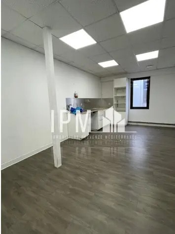 Retail in Gémenos to rent - Interior Photo - Image 3 of 4